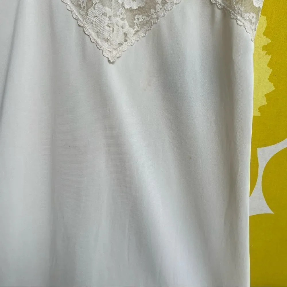 Sweet Vintage 1960s Deena Fine Lingerie Lace Bust White Slip Dress